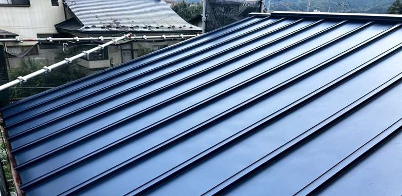 屋根カバー工事　完成です