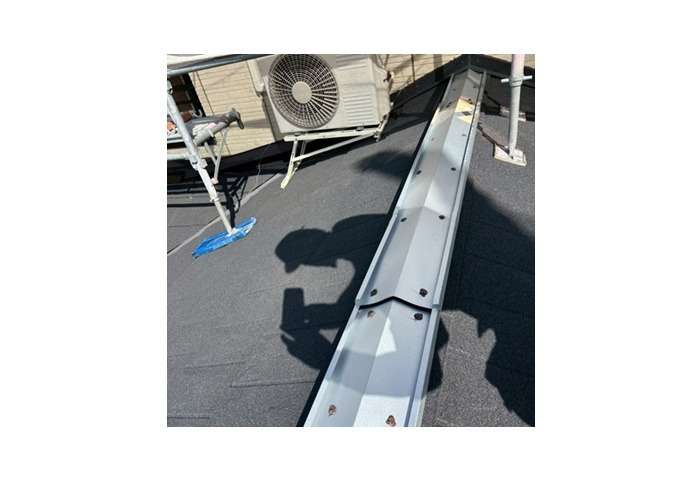 棟工事　棟下地を設置します。