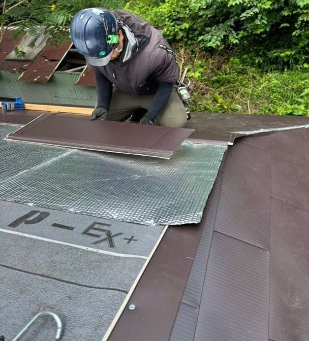屋根を設置します。